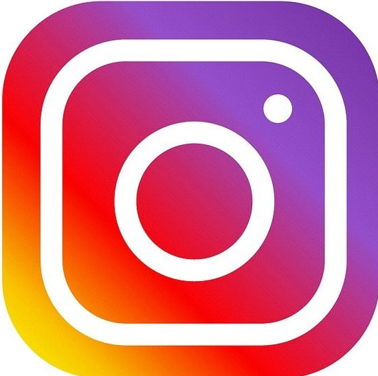 Instagram logo and link to Battle Scars page